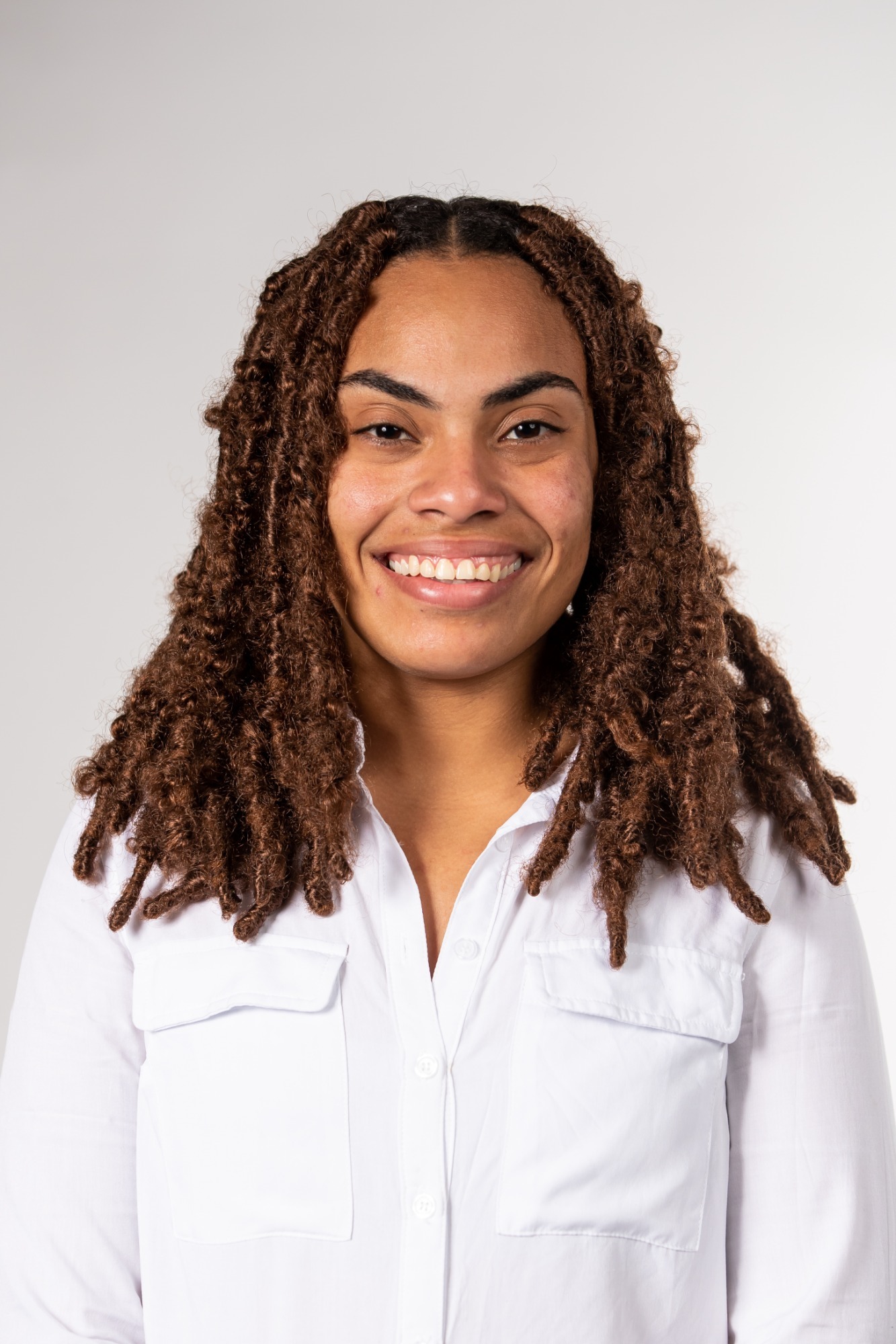 Alyssa Estrada Headshot 2023