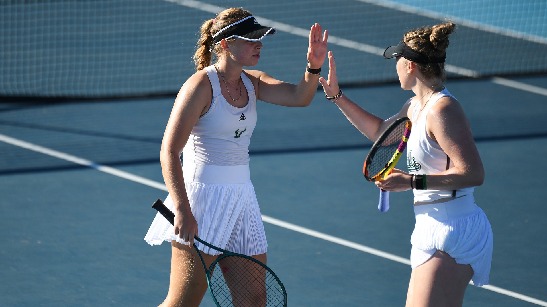 Melisa Senli and Sienna Leeson