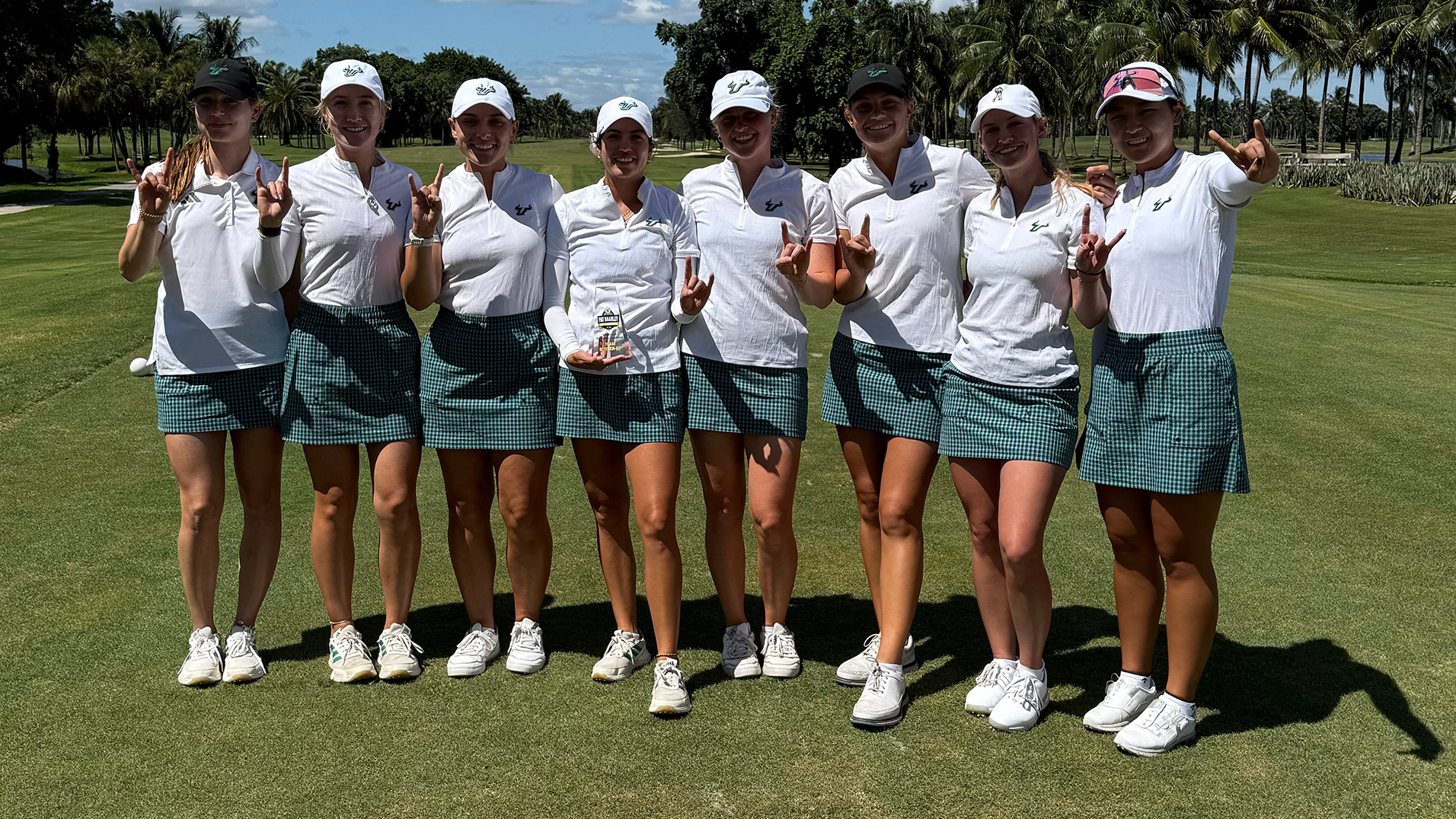 Women's Golf team photo at Pat Bradley Invitational