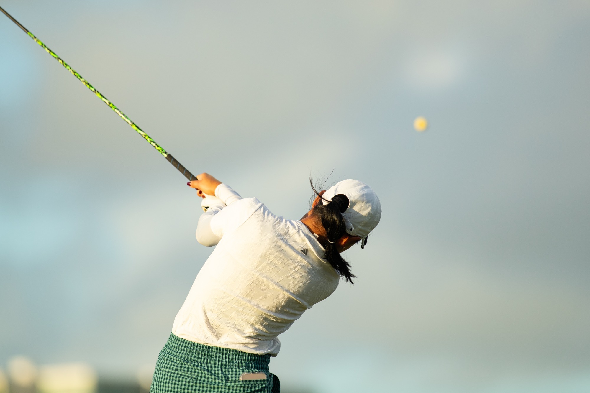 Emma Kim driving the ball