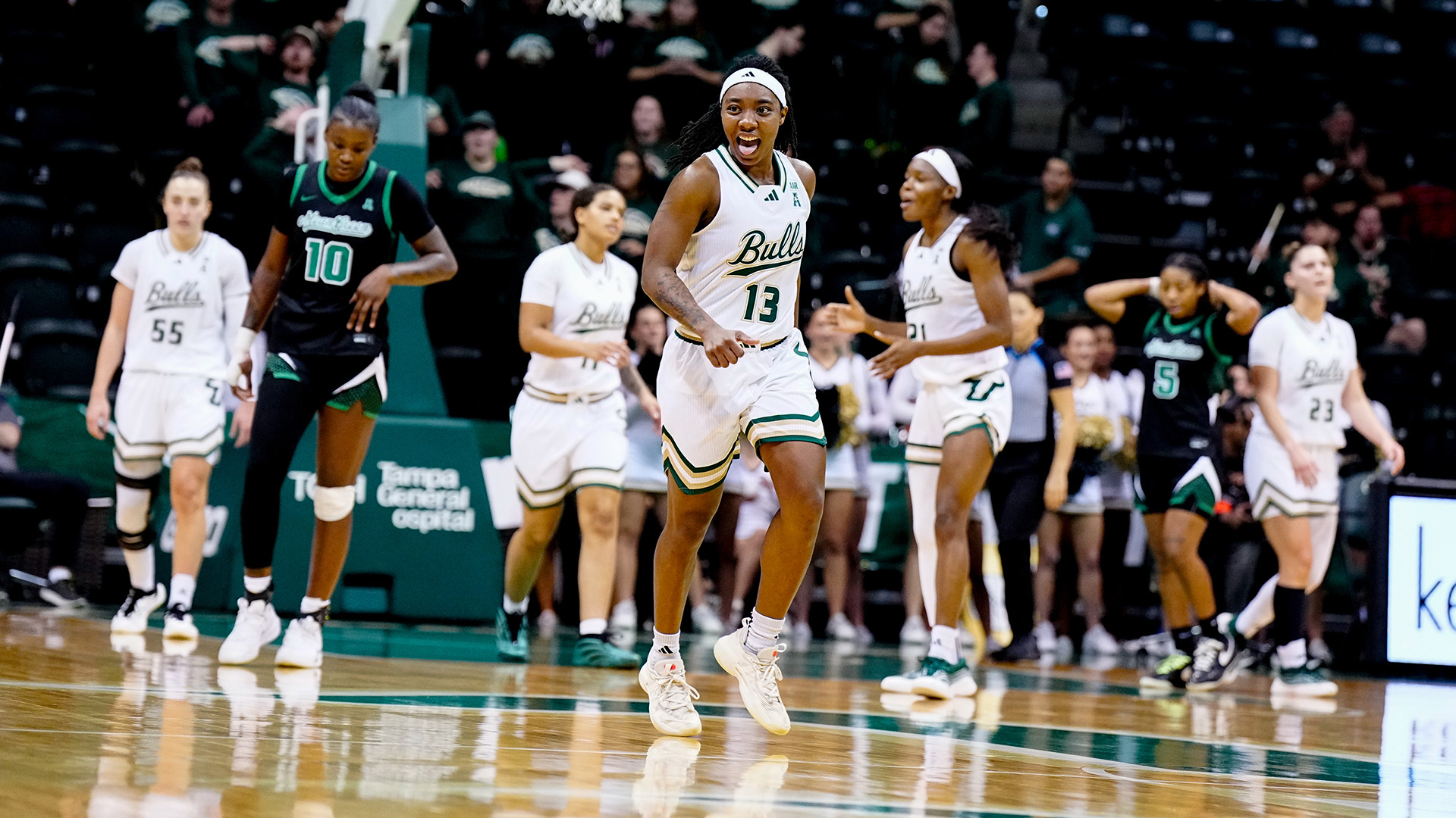 WBB Stefanie Ingram Hype during the game against North Texas