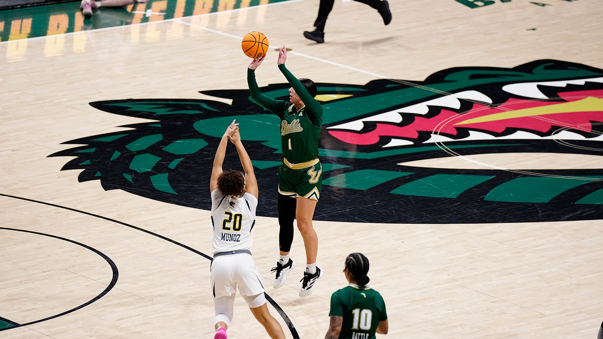 WBB Katie Davidson hitting a 3-pointer against UAB