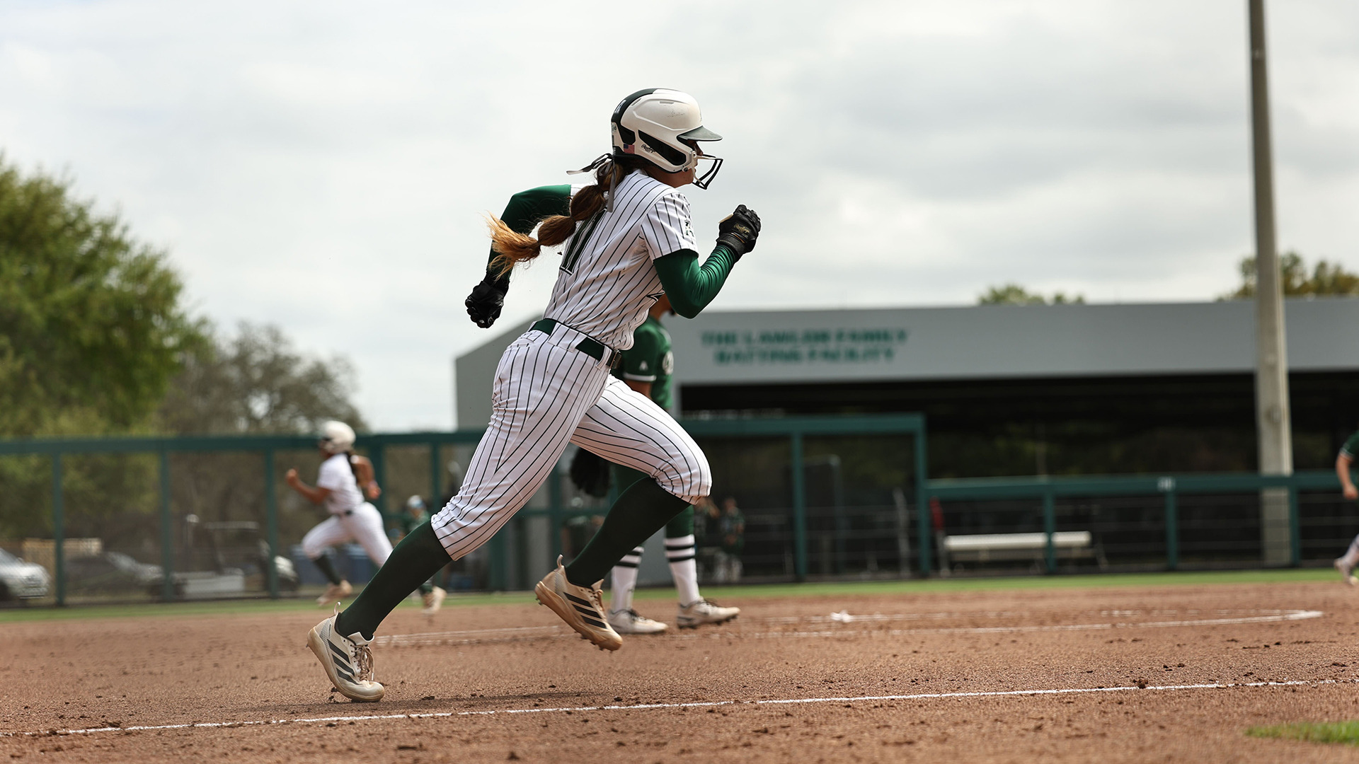 Alex Wilkes powers South Florida softball past Charlotte