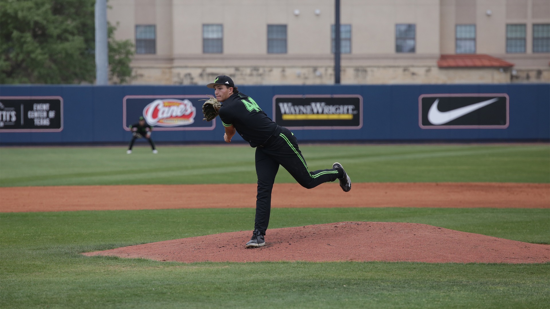 Edwin Alicea on the mound at UTSA
