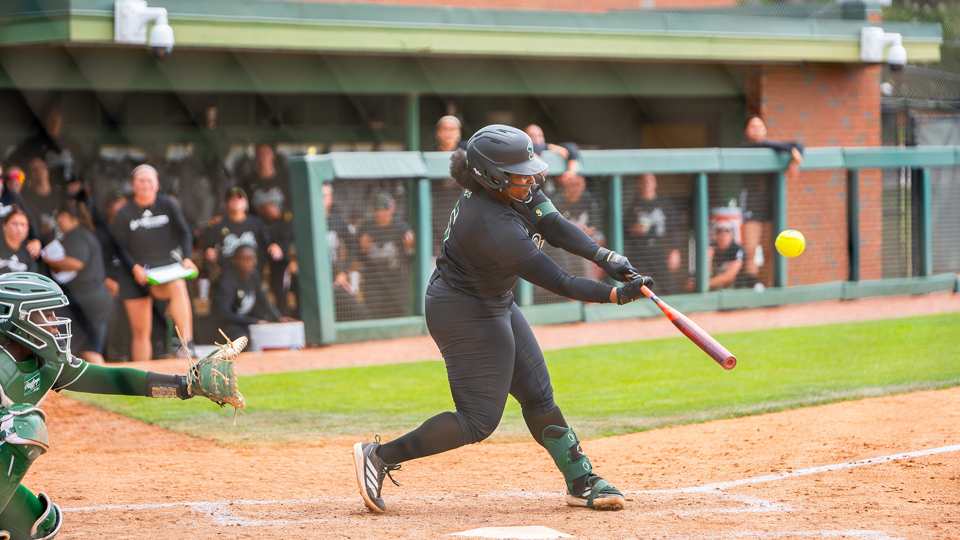 Jamia Nelson hits a home run to help secure comeback victory at UAB
