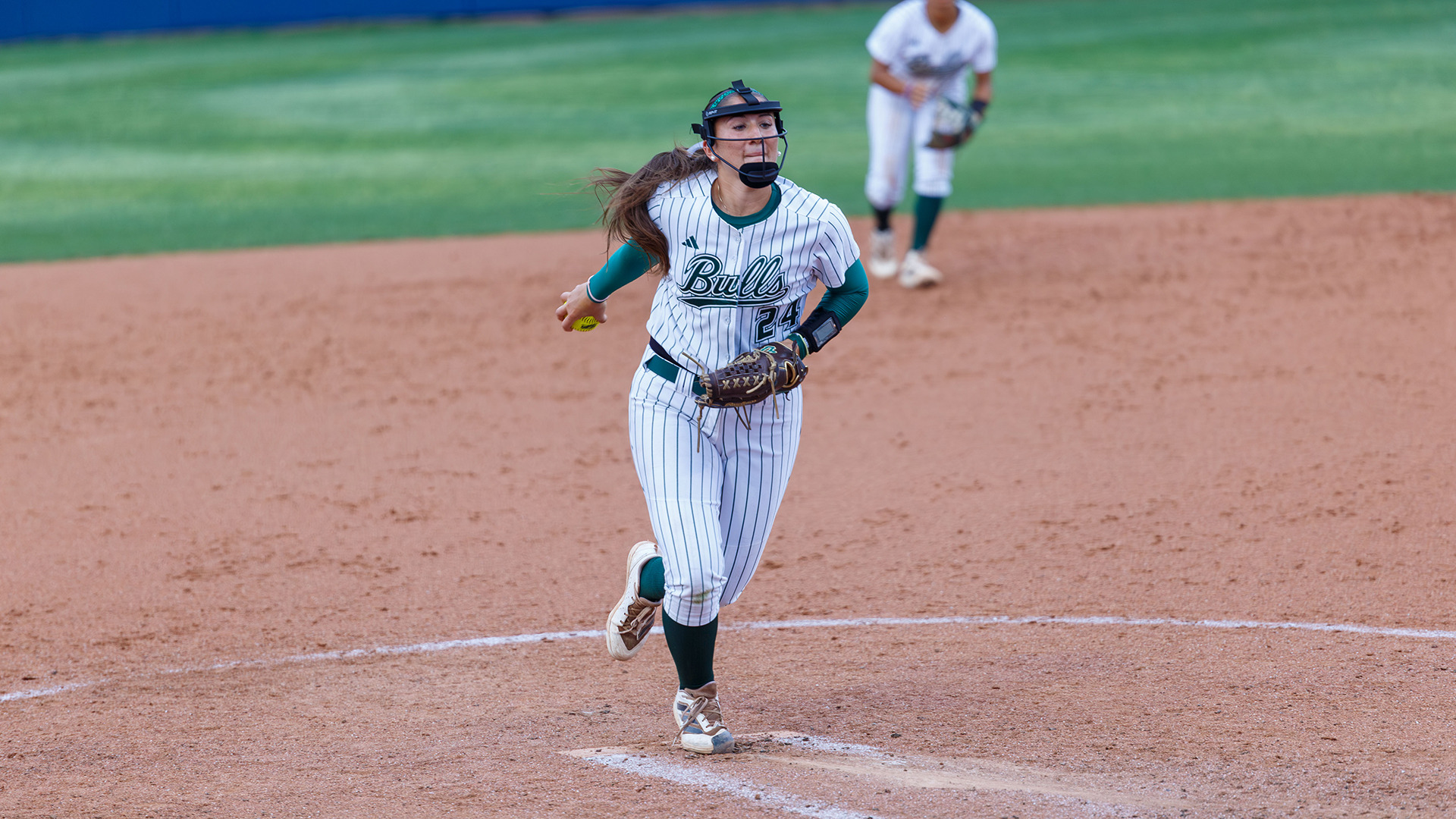 Anne Long pitching for USF at UTSA