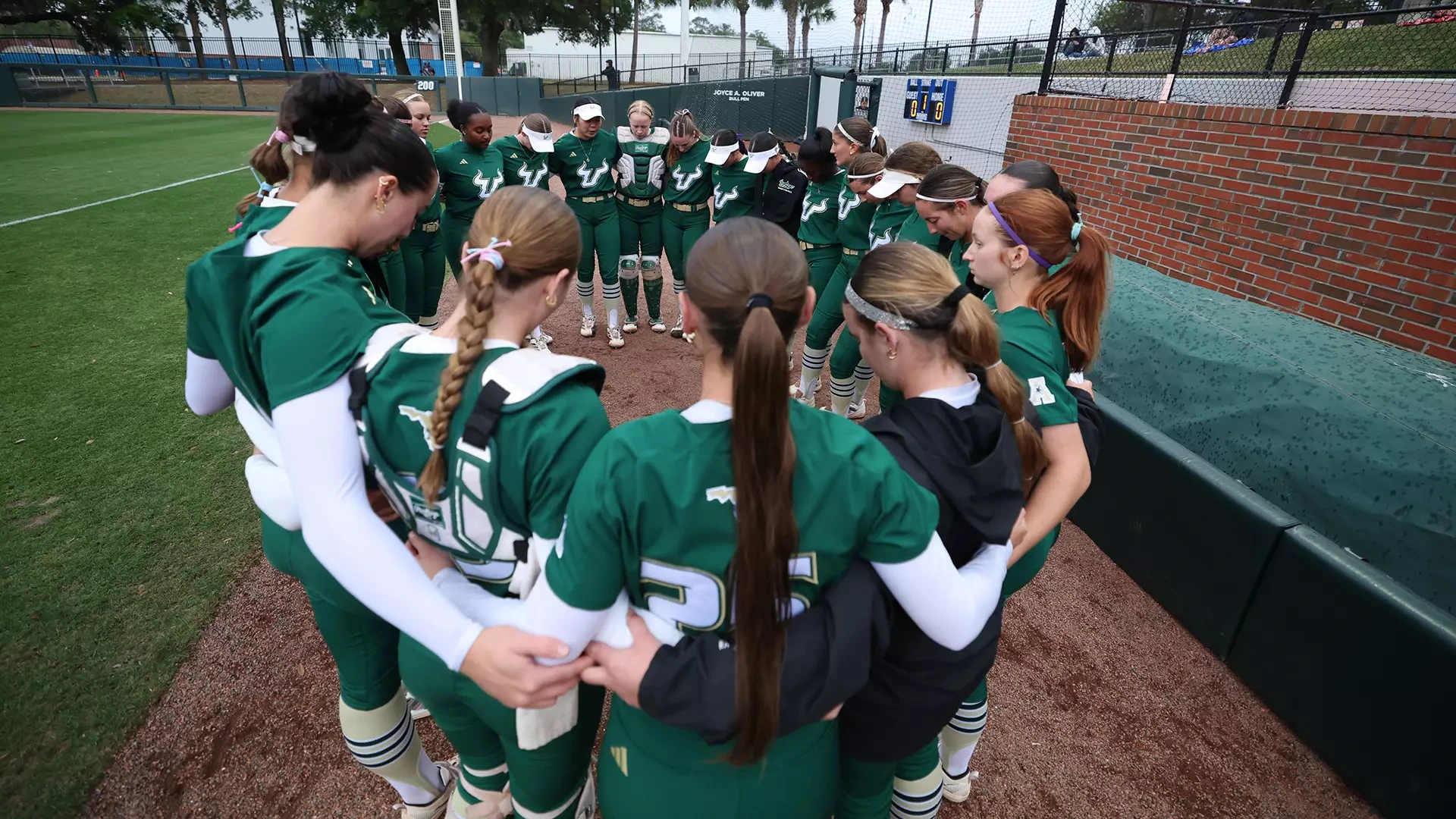 Softball pregame huddle at No. 7 Florida