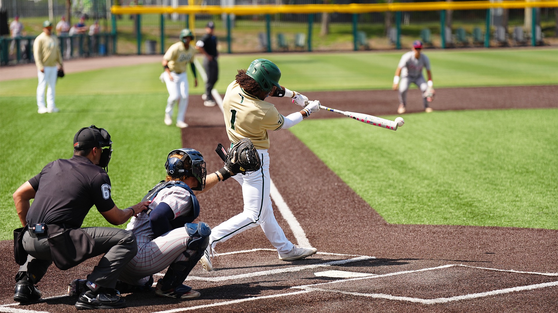 Jevin Relaford hitting an RBI.