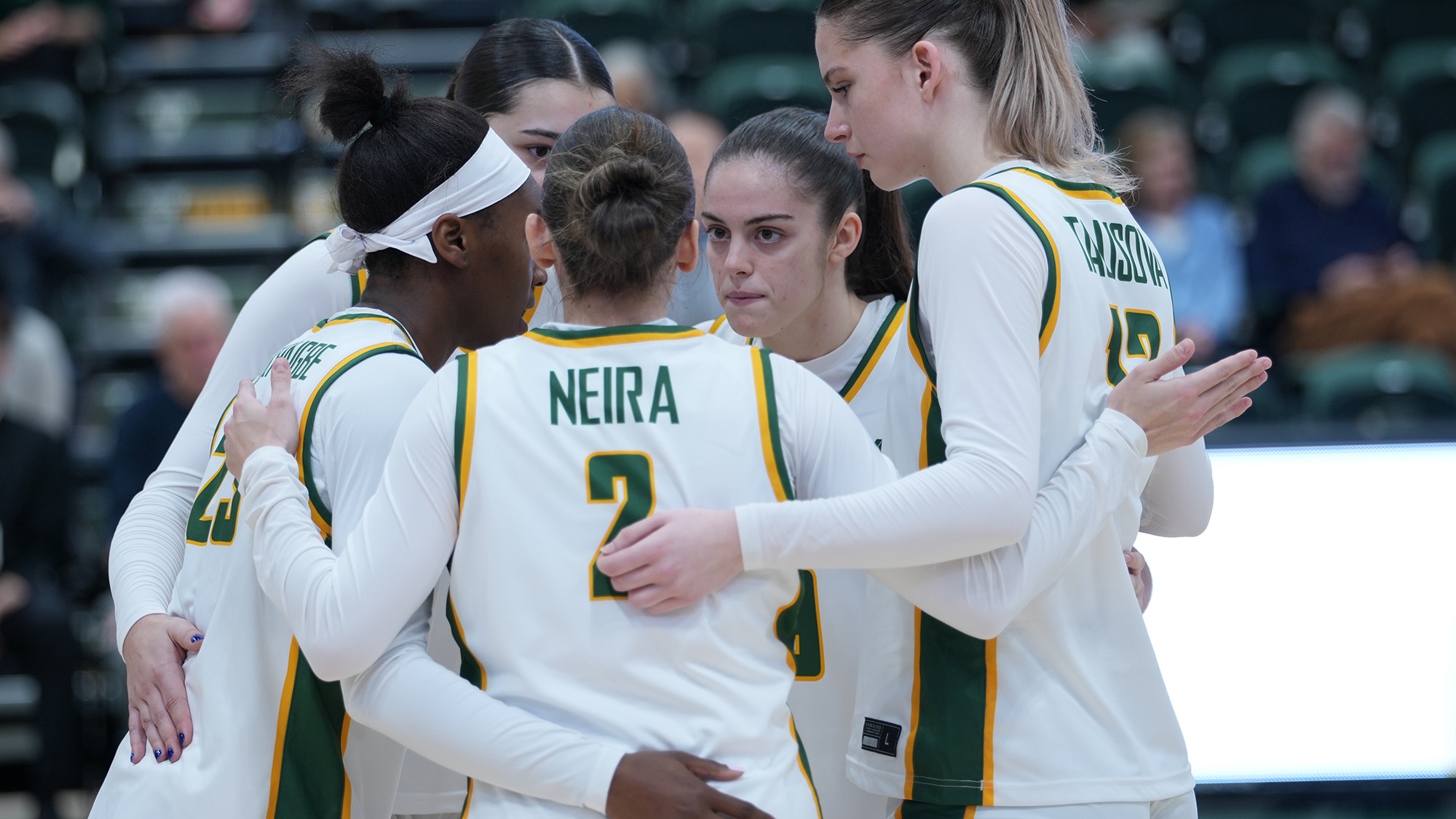WBB huddle vs. Colorado State 2025