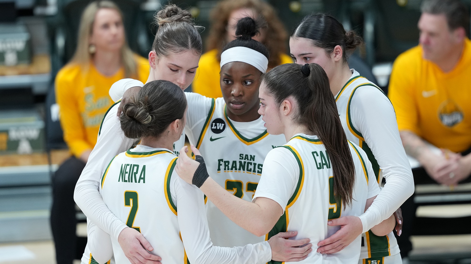WBB huddle vs. Santa clara 2026
