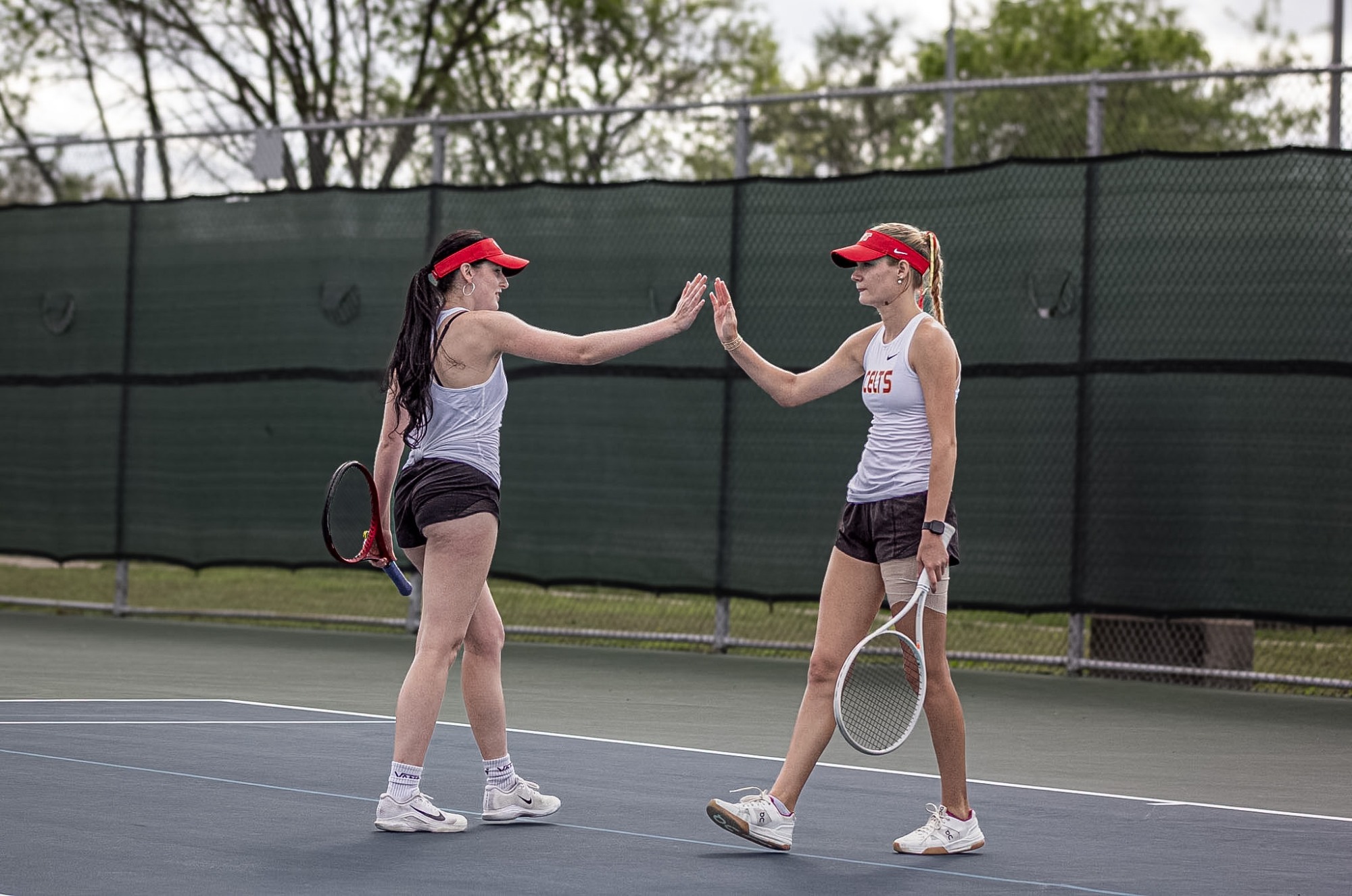 UST WTENNIS