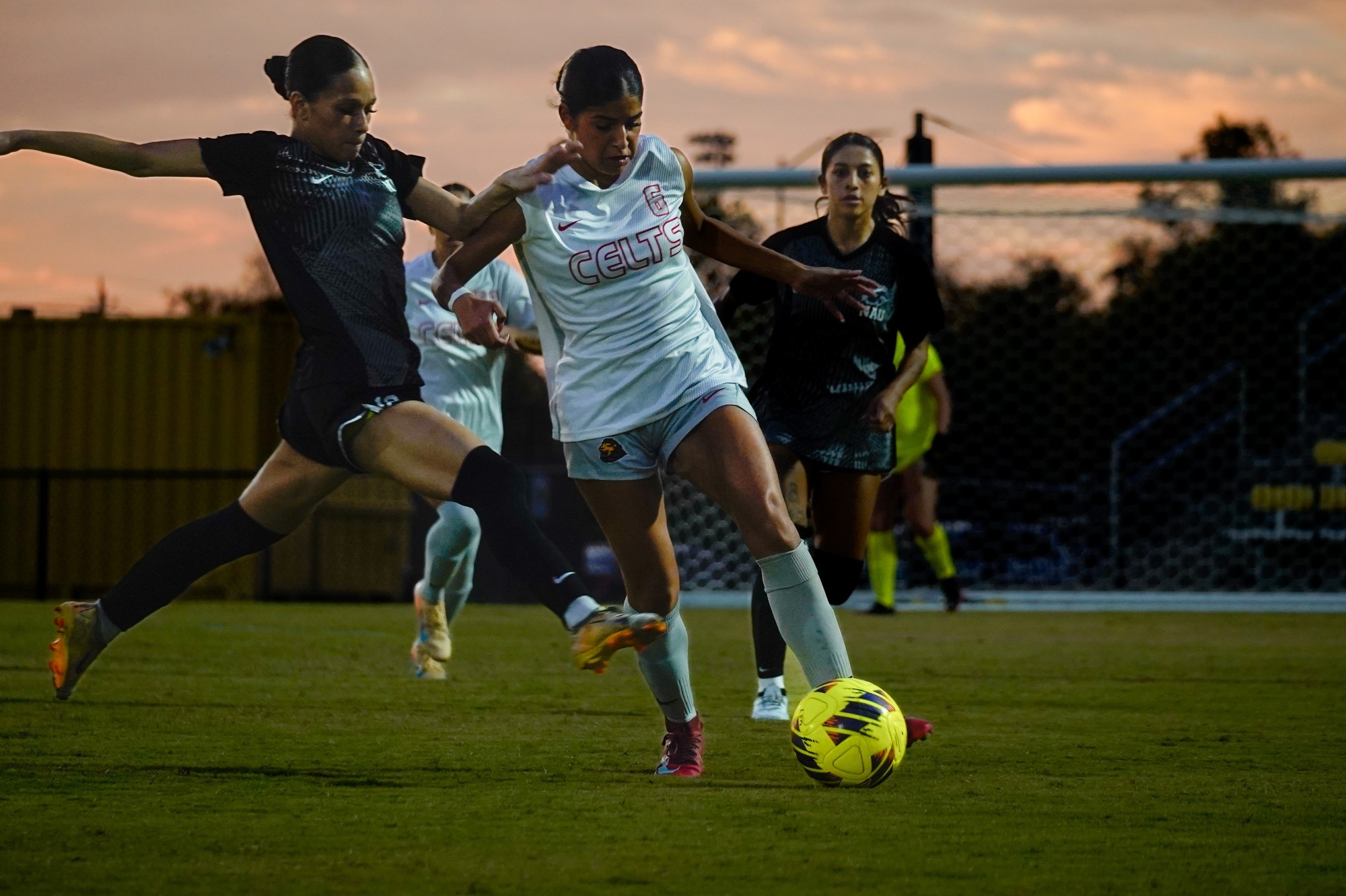 UST Vs LinField
