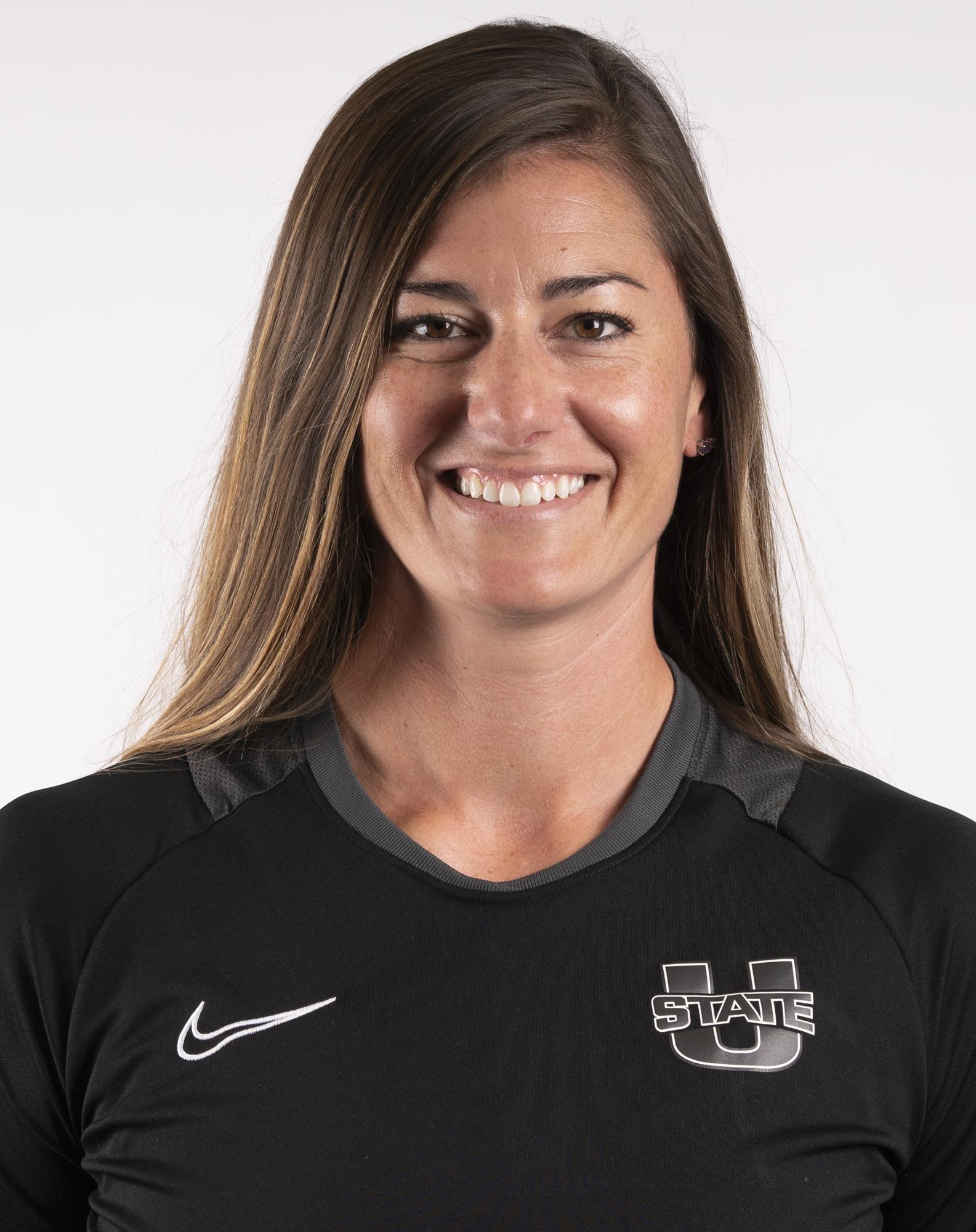 Amanda DiEnno 2021 head shot