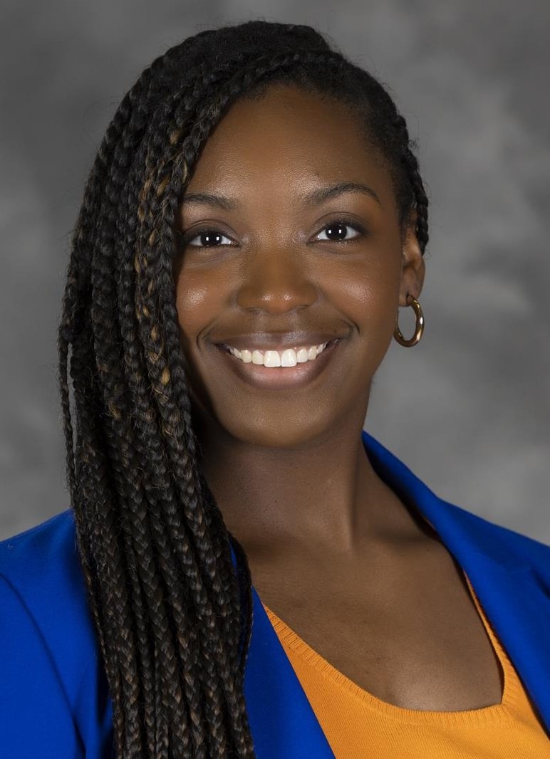 carlisa may 2022 volleyball headshot