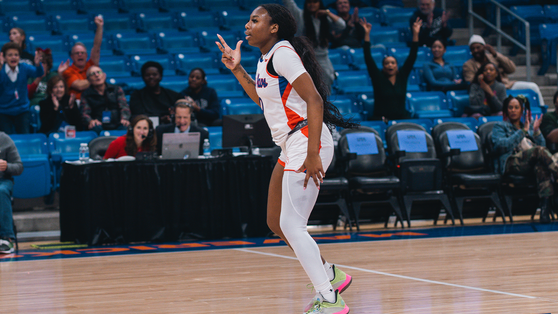 Kali Haizlip Three Point Celebration