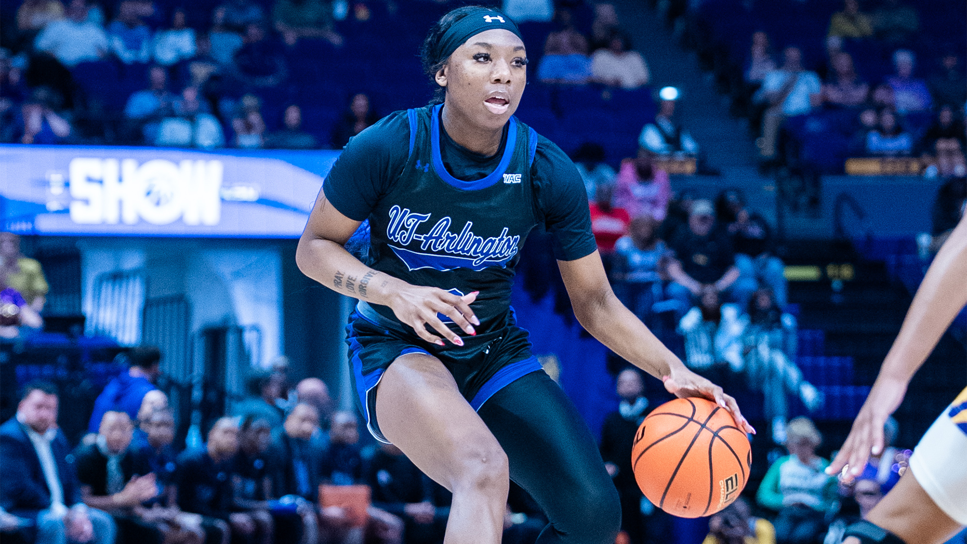 Kali Haizlip Scanning the Floor at LSU