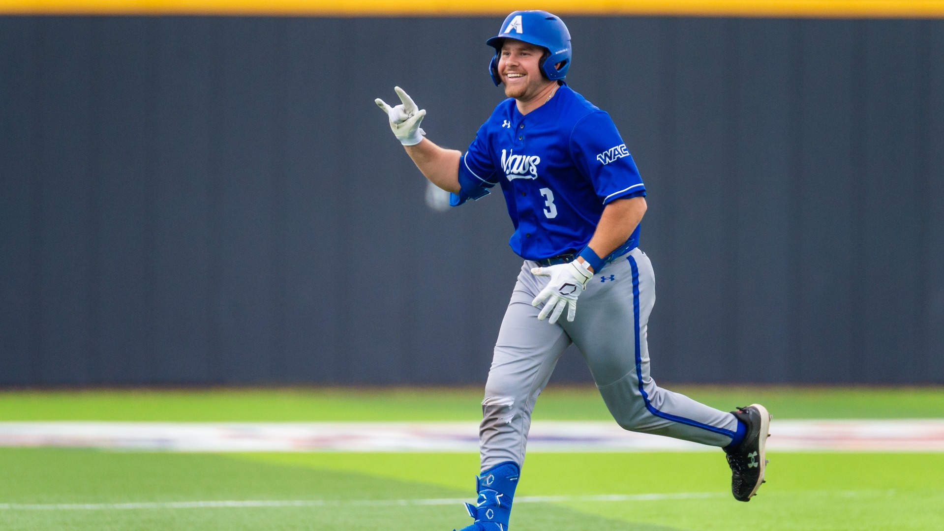 Zach Mazoch running bases 