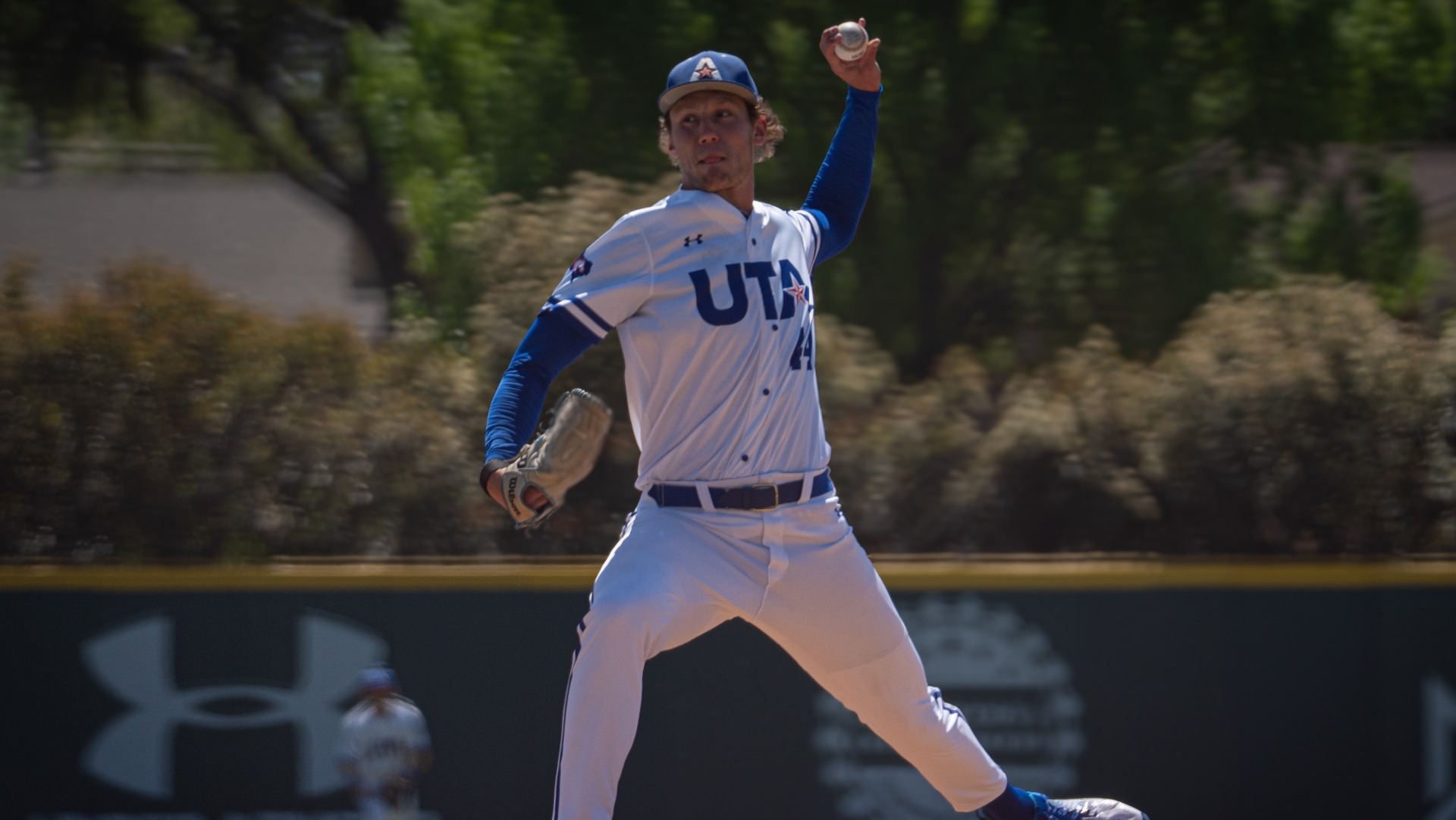 Ty Zahradnik pitching