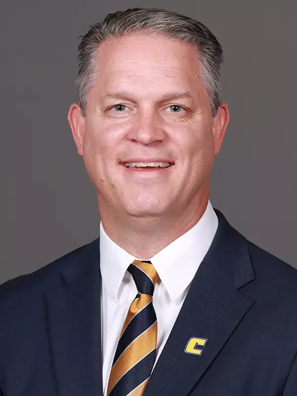 Dan Earl 24-25