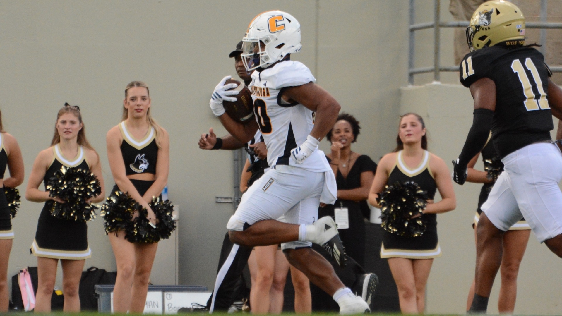 Journey Wyche enters the end zone at Wofford
