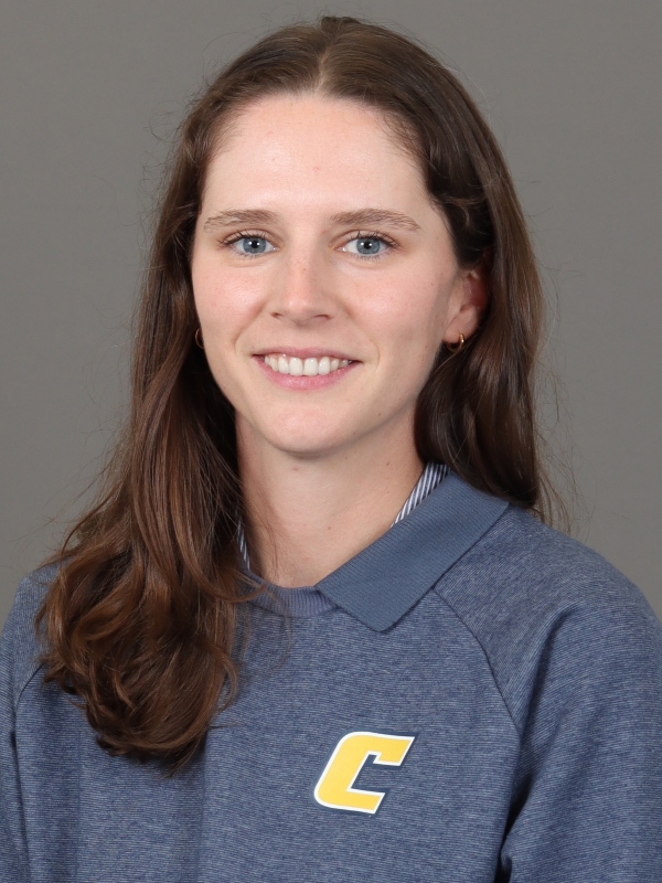 Head shot of Annie Schmidt