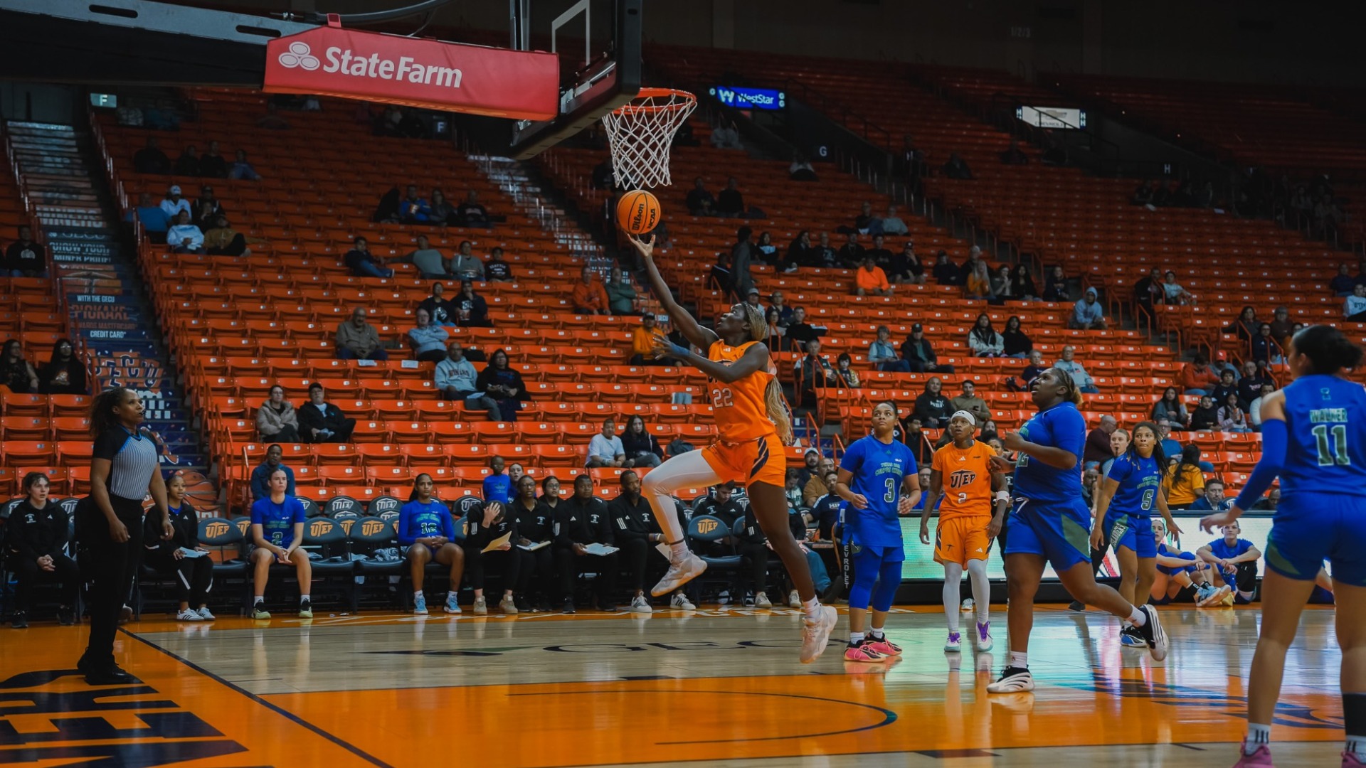 WBB_MaryMosesAmaniyoLayup