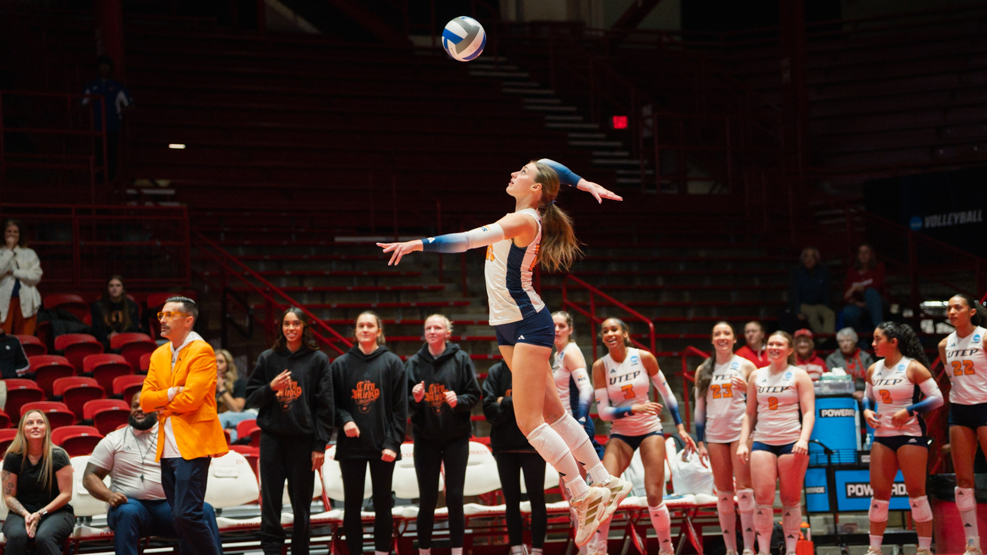 VB-Gantt serving-NCAA