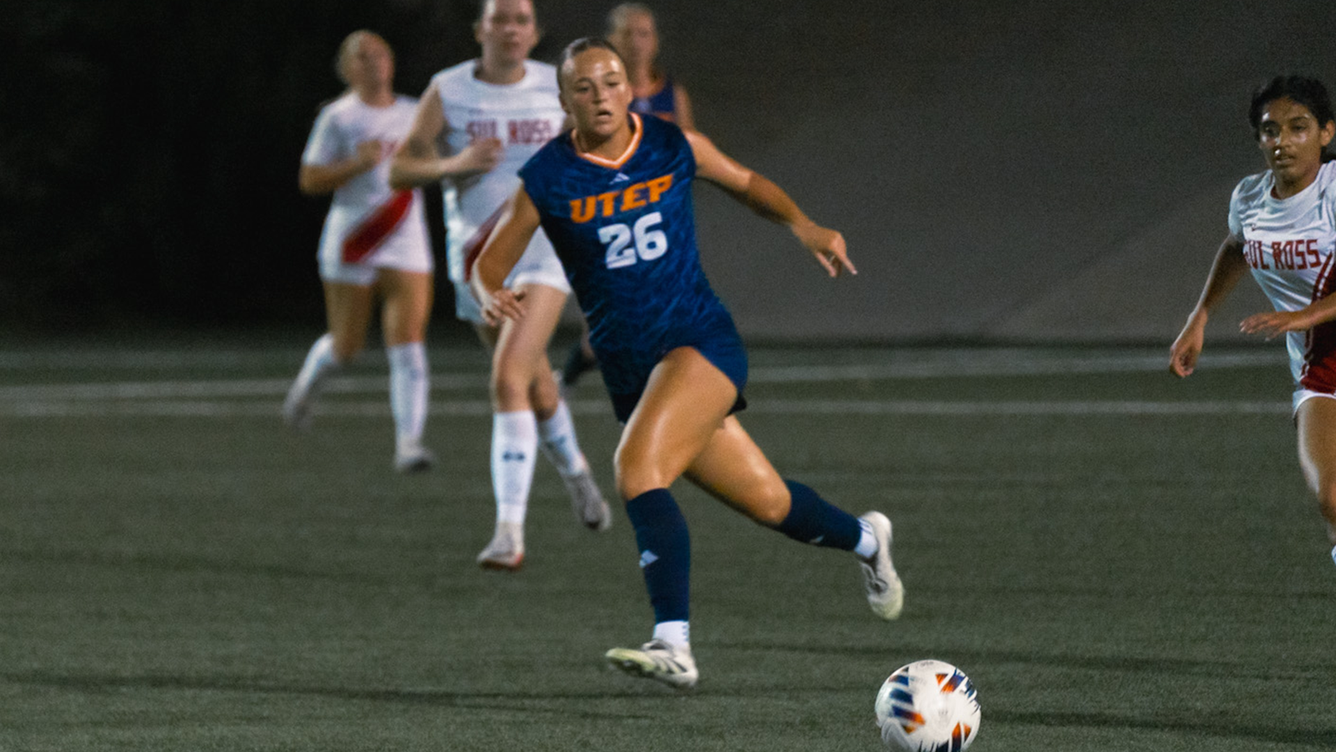 Haylee Lancaster-dribbling
