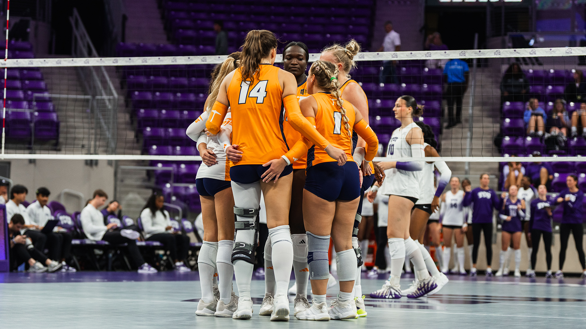 VB-Team Huddle-TCU