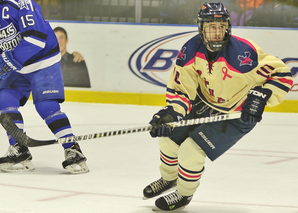 10/12 UC Men's Hockey Looks to Bounce Back Friday Night Utica