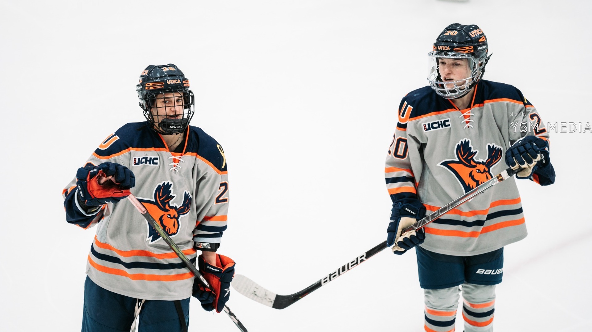 No. 12 Women's Hockey Stays Unbeaten in UCHC Play After Win Over