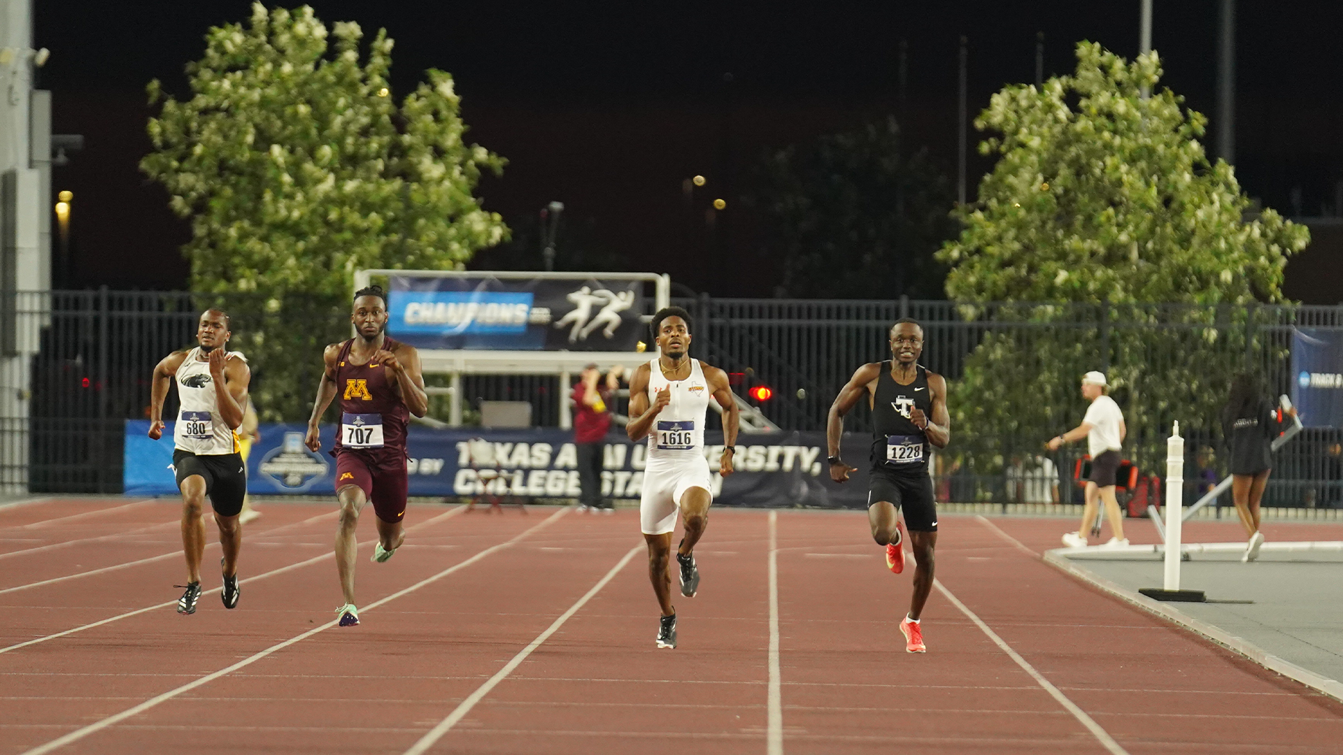 Corin Burns M200 NCAA West