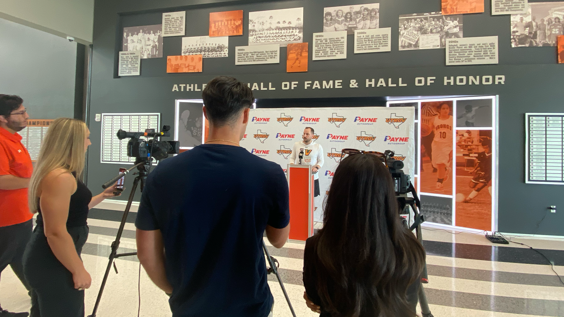 Men's Basketball Press Conference with Brandon Chambers