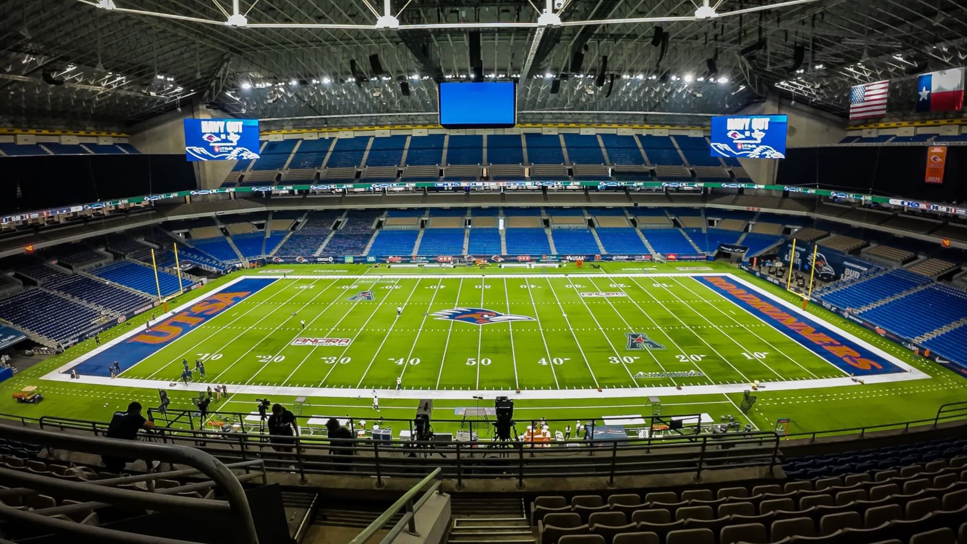 Image shows an empty Alamodome before a game.