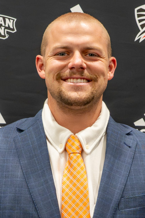 Head shot of Zeke Lott