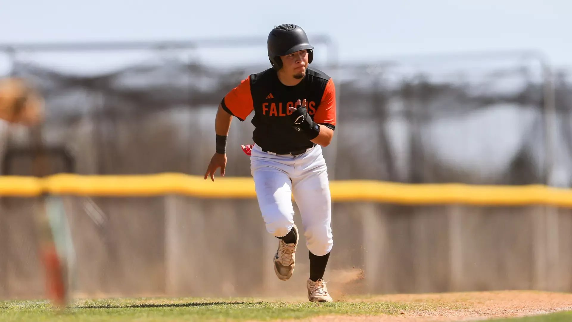 Gael Bernal running home 