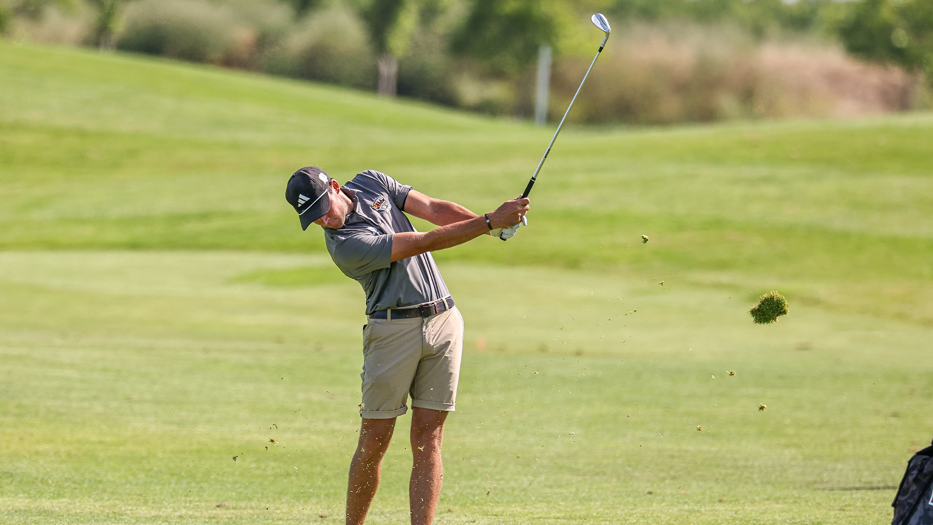 Ioan Rowe swinging club at NCAA regionals