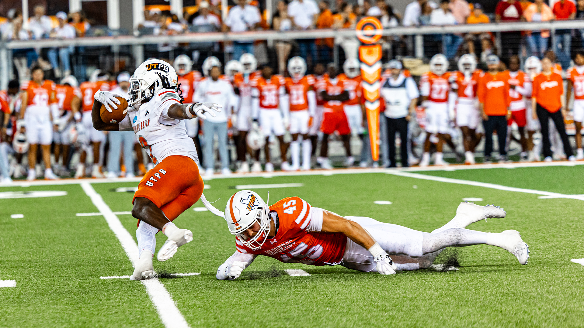 Traylen Seul breaks a tackle against UTRGV