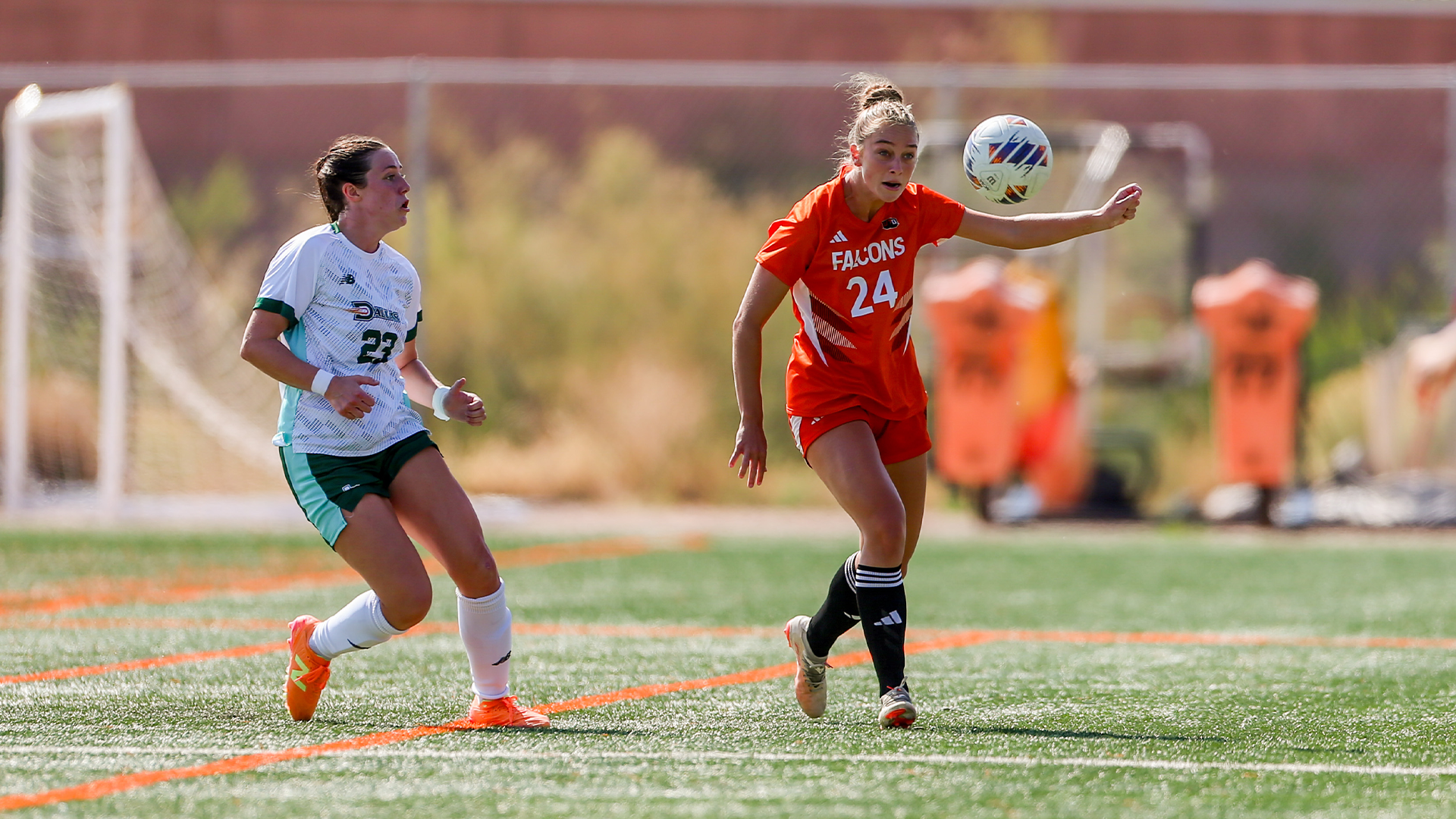 Alyssa Pipes heads the ball