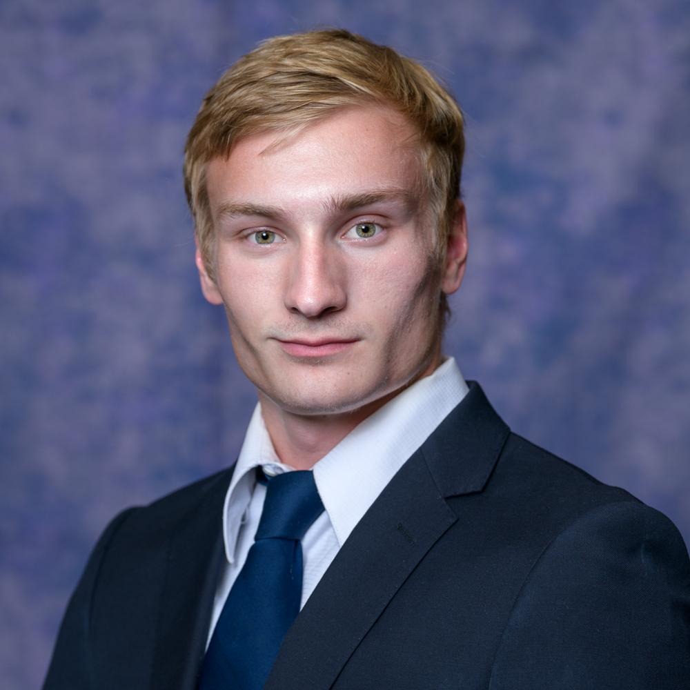 Devin Quinn Headshot