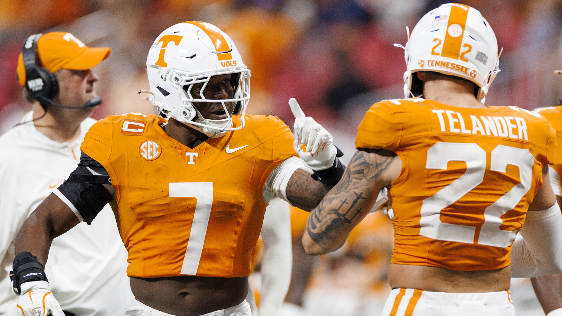 Tennessee Volunteers linebacker Arion Carter wearing number 7 during a game