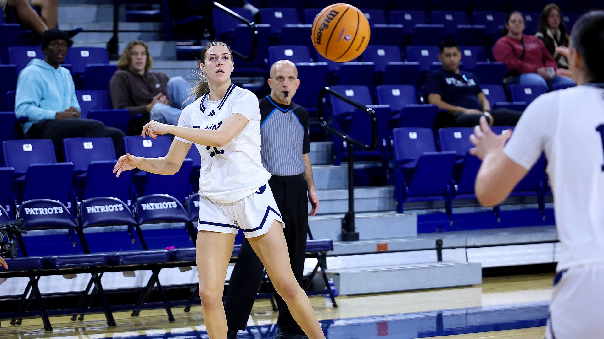 Jorja Hart makes a pass against Dallas Christian