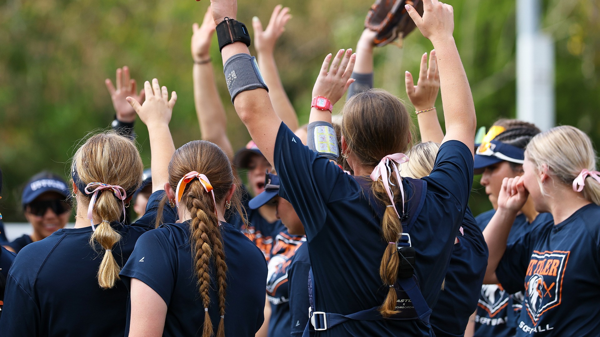 UT Tyler Softball huddles up prior to a fall game.