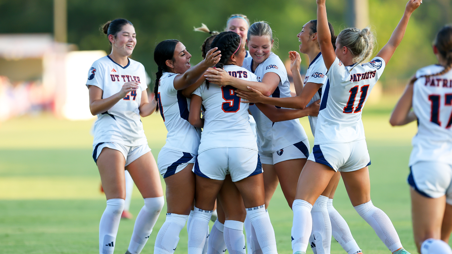 Patriots continue offensive success at home in dominant conference win