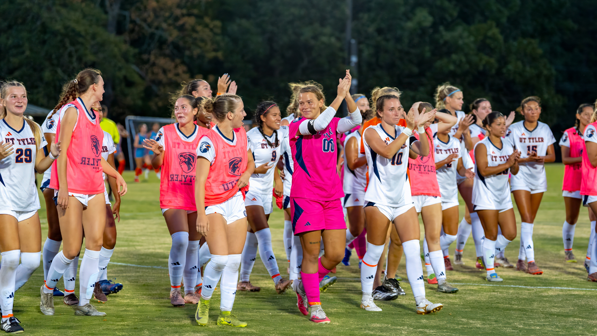 W Soccer Weekly Preview Week 4