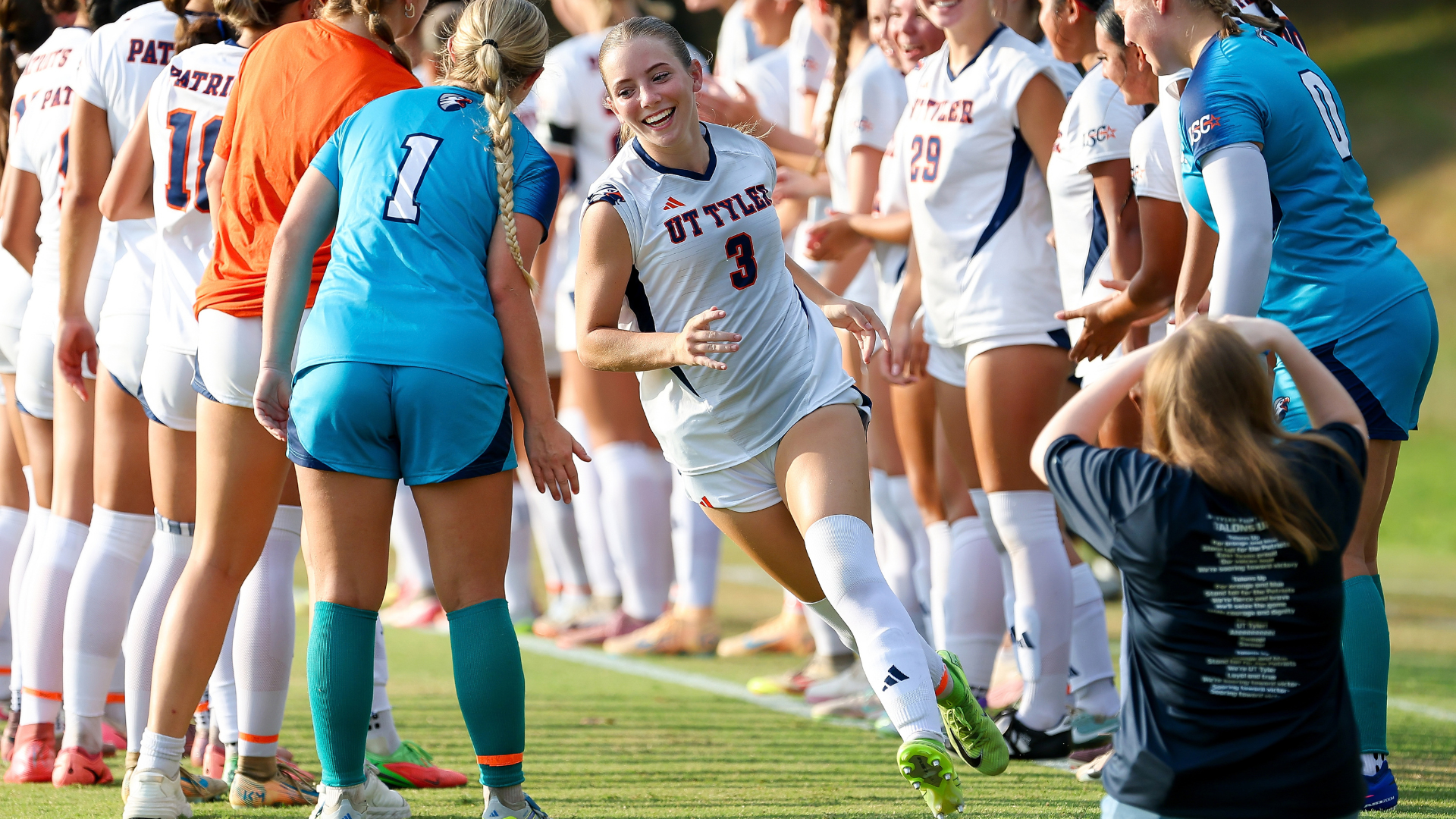 W Soccer Weekly Preview Week 5