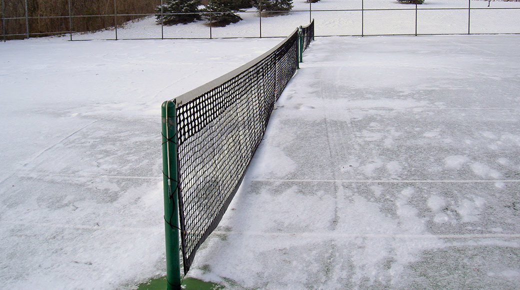 Snowy_TennisCourts