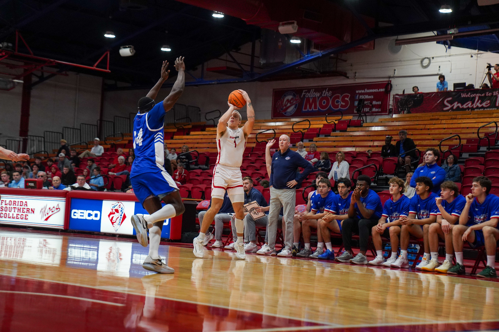 Kolier Pruett shoots the trey vs LCU -- 2025-26