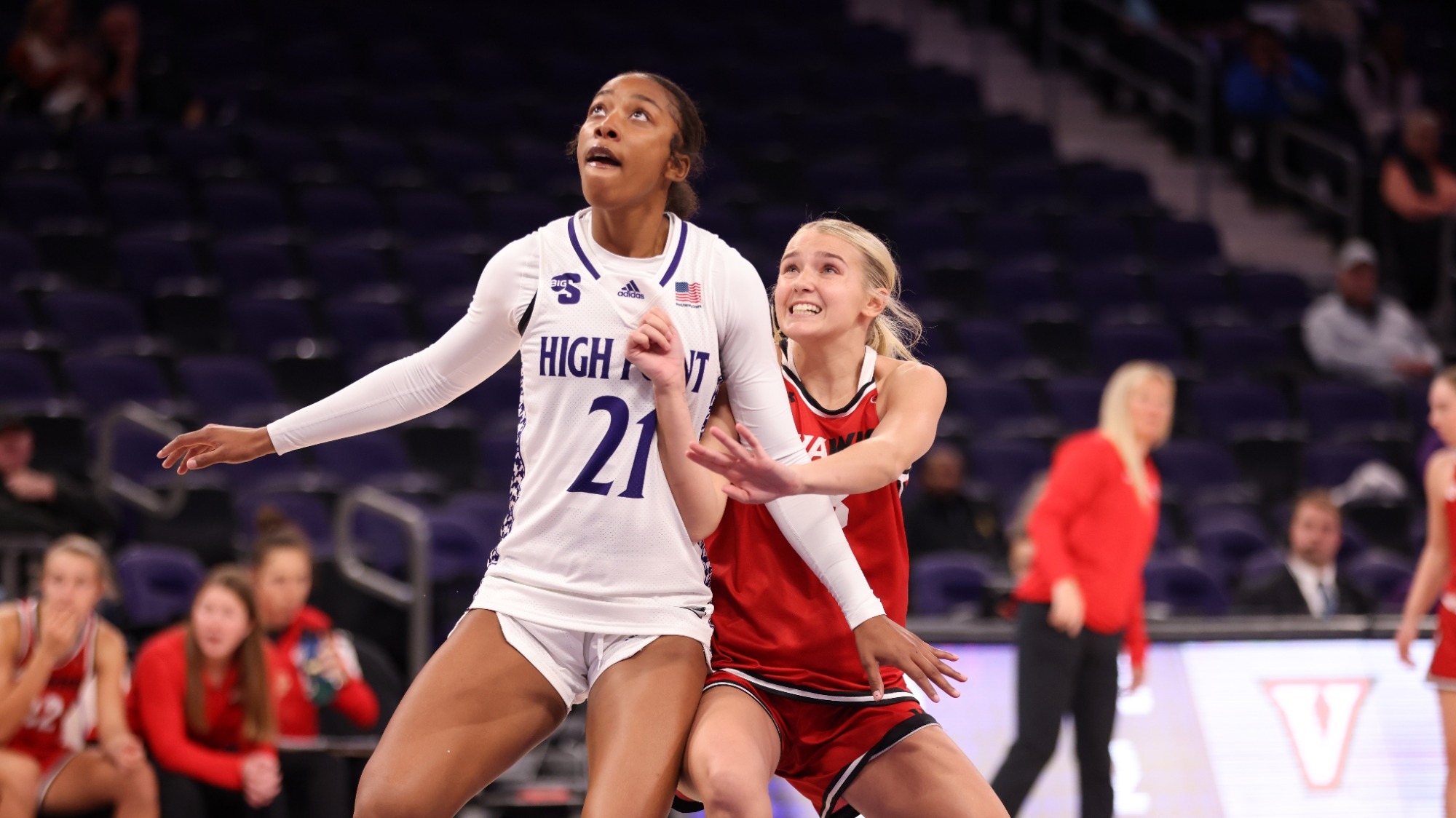 Katy Hoover guards HPU's Sky Donaie at High Point -- 2025-26