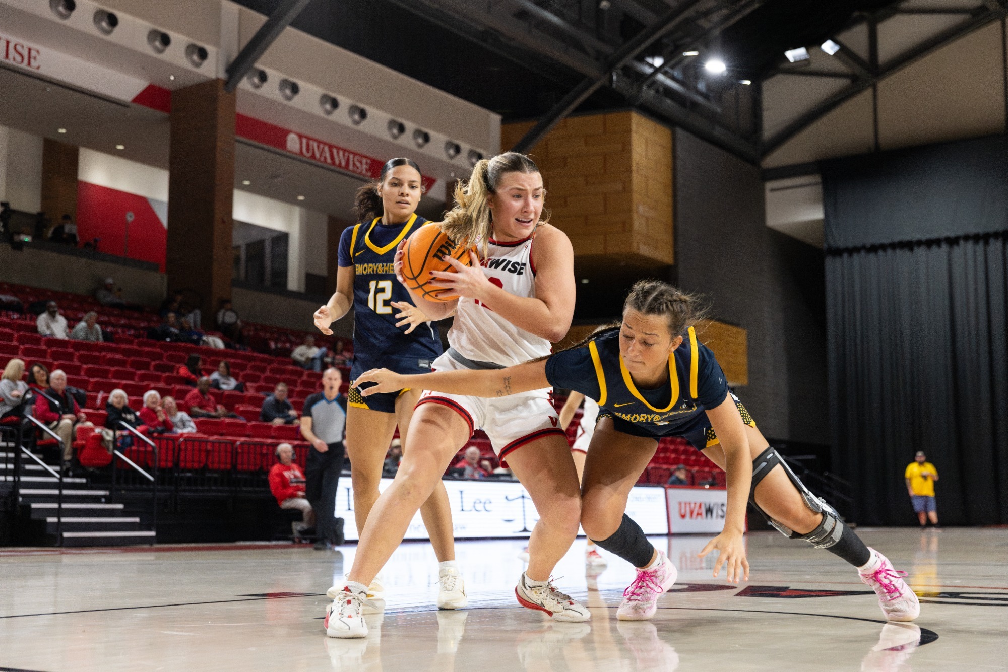 Jalie Ruehling fouled by E&H -- 2025-26